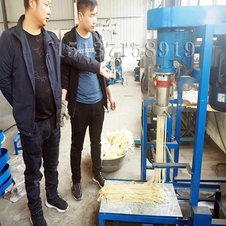 全自動牛筋面機試機現場