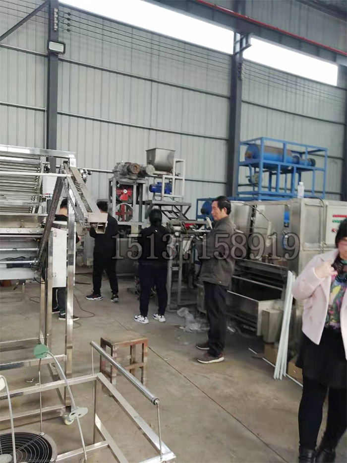 多功能米線機(jī) 多功能米線機(jī)