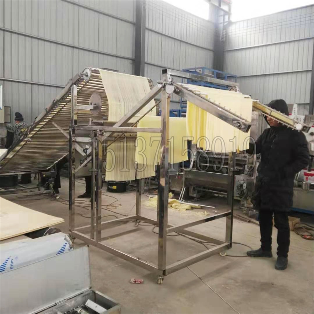 全自動米線機試機現(xiàn)場